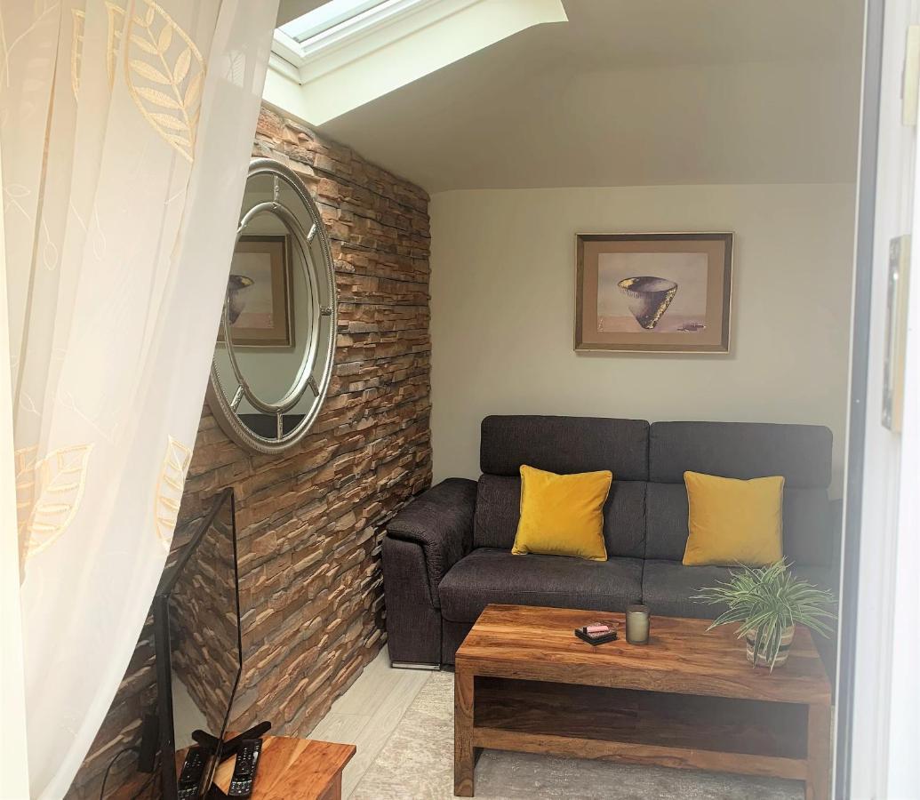 Naas 2 Bedroom Back Garden Escape Bagian luar foto
