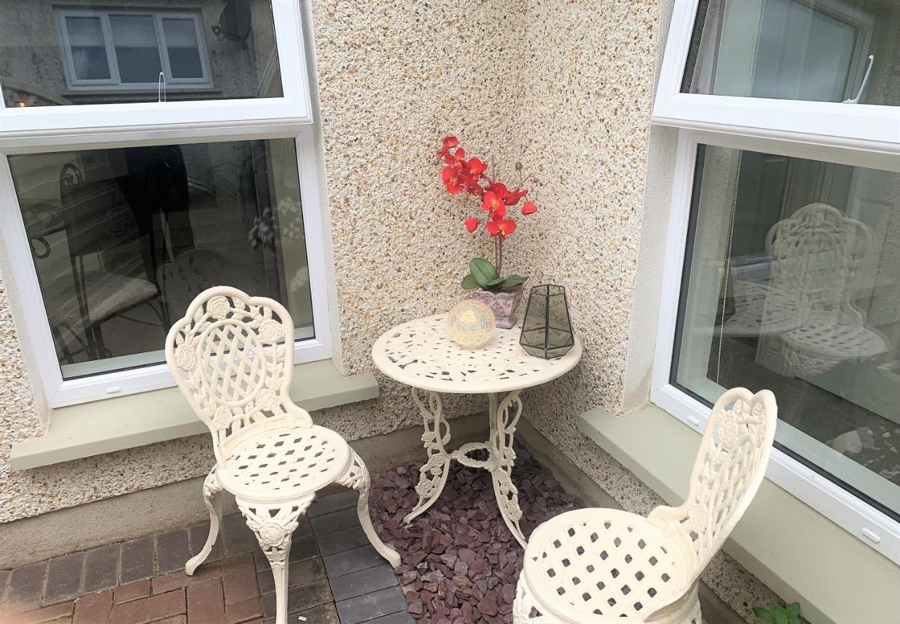 Naas 2 Bedroom Back Garden Escape Bagian luar foto